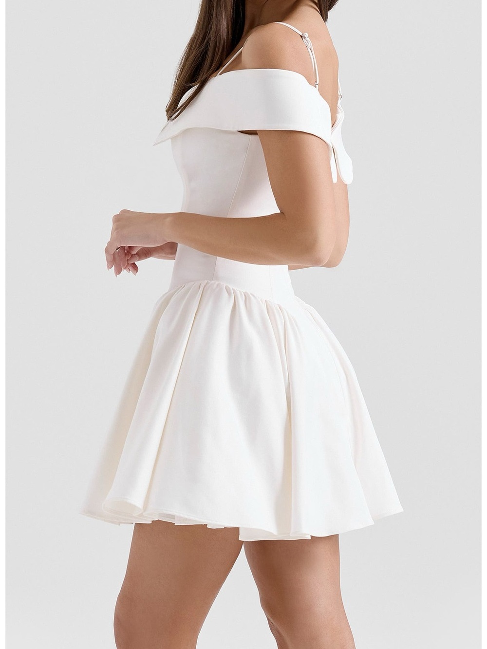 House of CB ‘Elida’ White Twill Off-Shoulder Midi Dress Size L (a+c)
Worn once - Picture 2 of 4